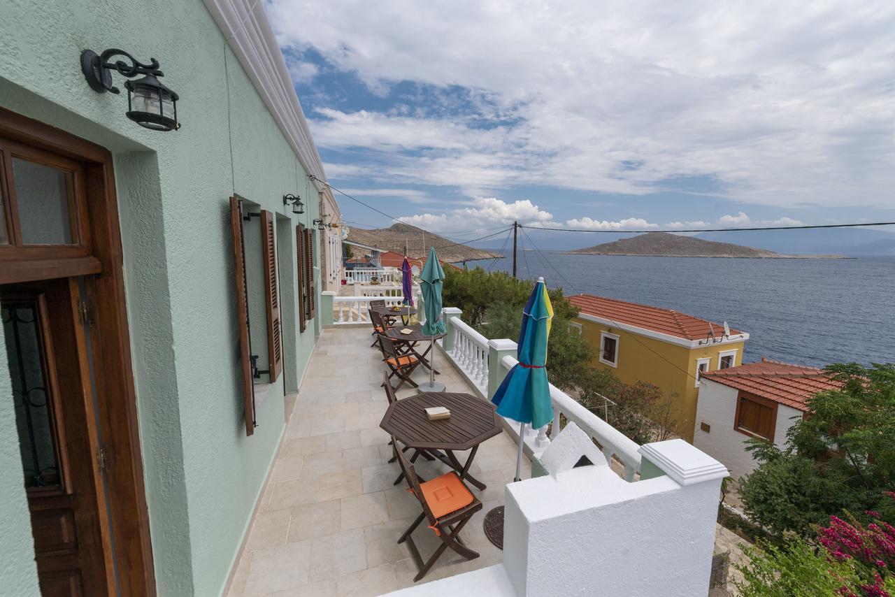 Roulas Apartments Chalki Town Exteriör bild
