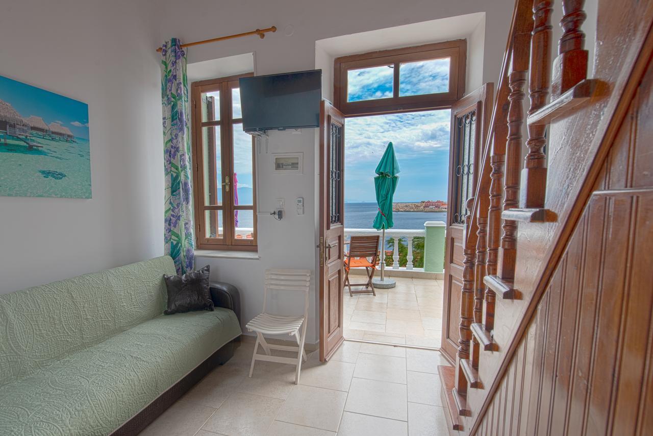 Roulas Apartments Chalki Town Exteriör bild